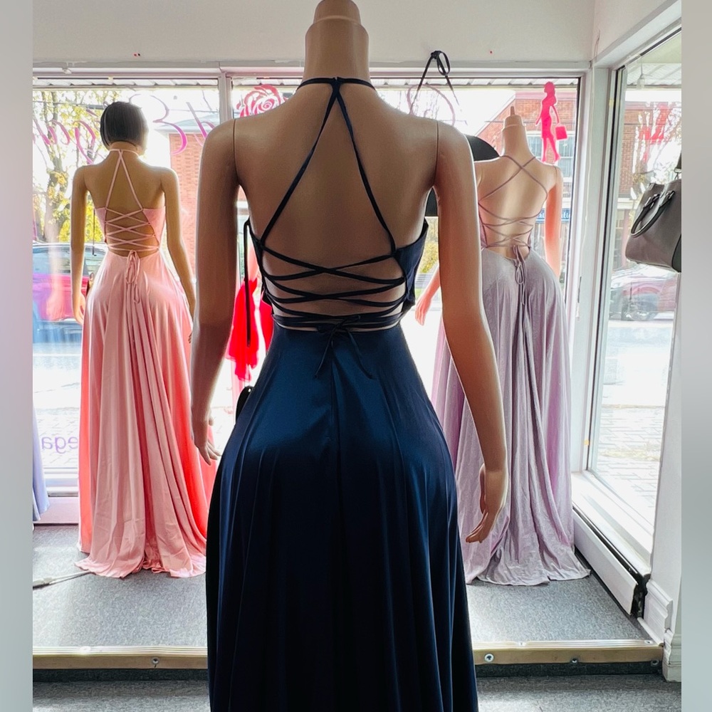 BEAUTIFUL DRESS - Picture 5 of 6